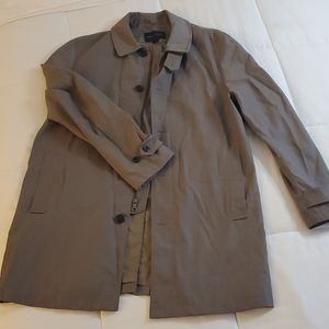Banana Republic Mens L Raincoat w/zipper & buttons